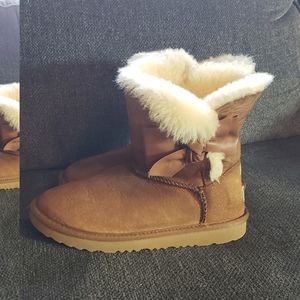 Ugg Girls Size 2